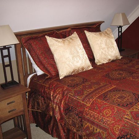 Genelle House B&B Guest House Bagian luar foto