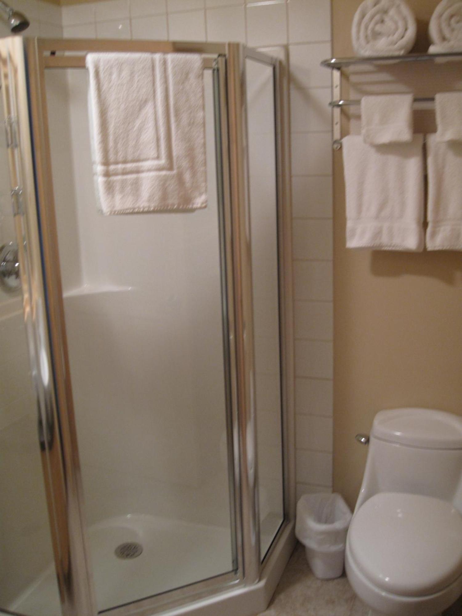 Genelle House B&B Guest House Bagian luar foto