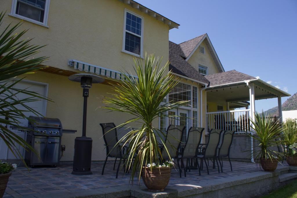 Genelle House B&B Guest House Bagian luar foto