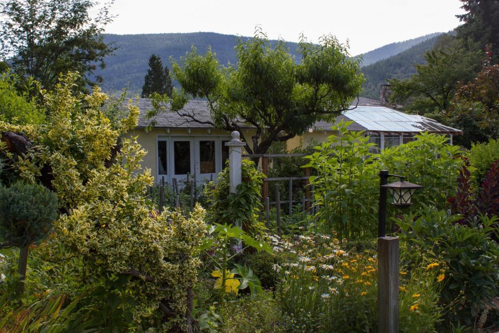 Genelle House B&B Guest House Bagian luar foto