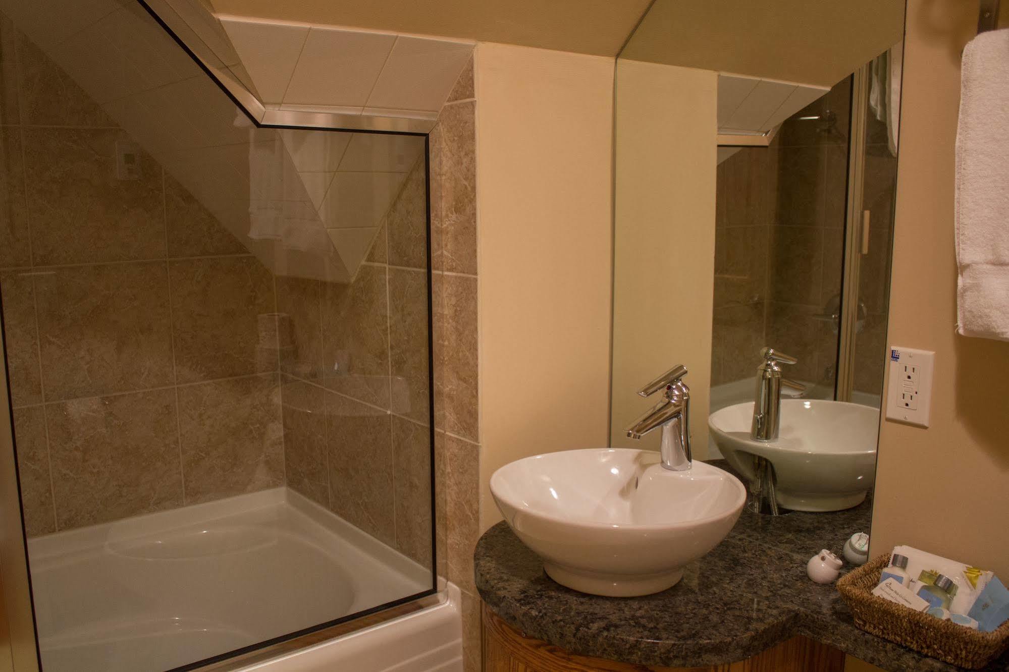 Genelle House B&B Guest House Bagian luar foto